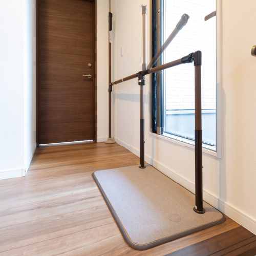 廊下からベランダへ（BZK-16）